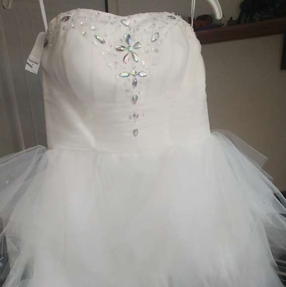White princess prom dress - Picture 2 of 4